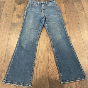 Levi’s 512 a Boot Cut - Perfectly Slimming - Sz 8